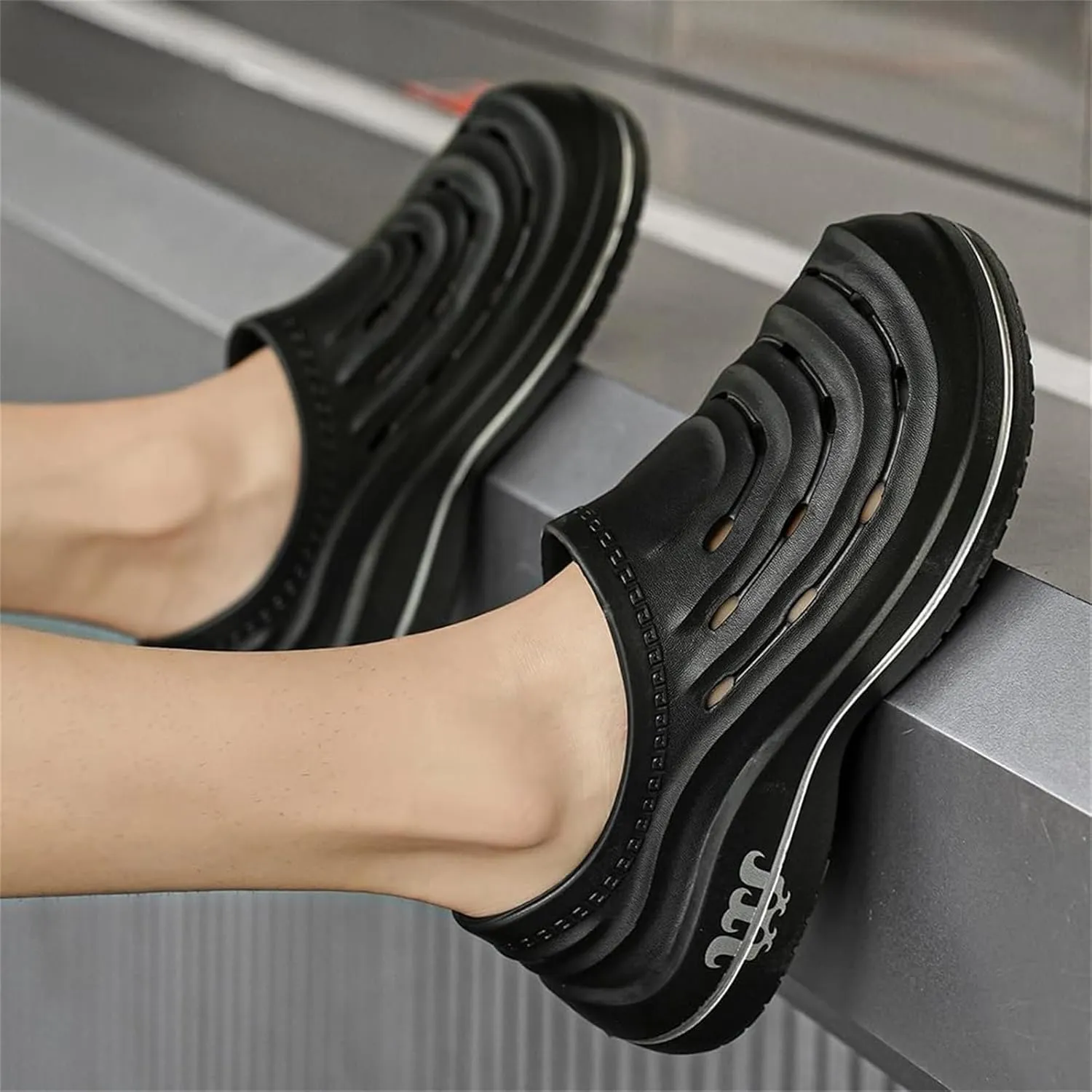 Armadillo Chef Shoes for Men Women Lightweight & Waterproof Non Slip Healthy Clogs Comfortable Oil Resistant Kitchen Garden Nurse Beach Shoes Unisex