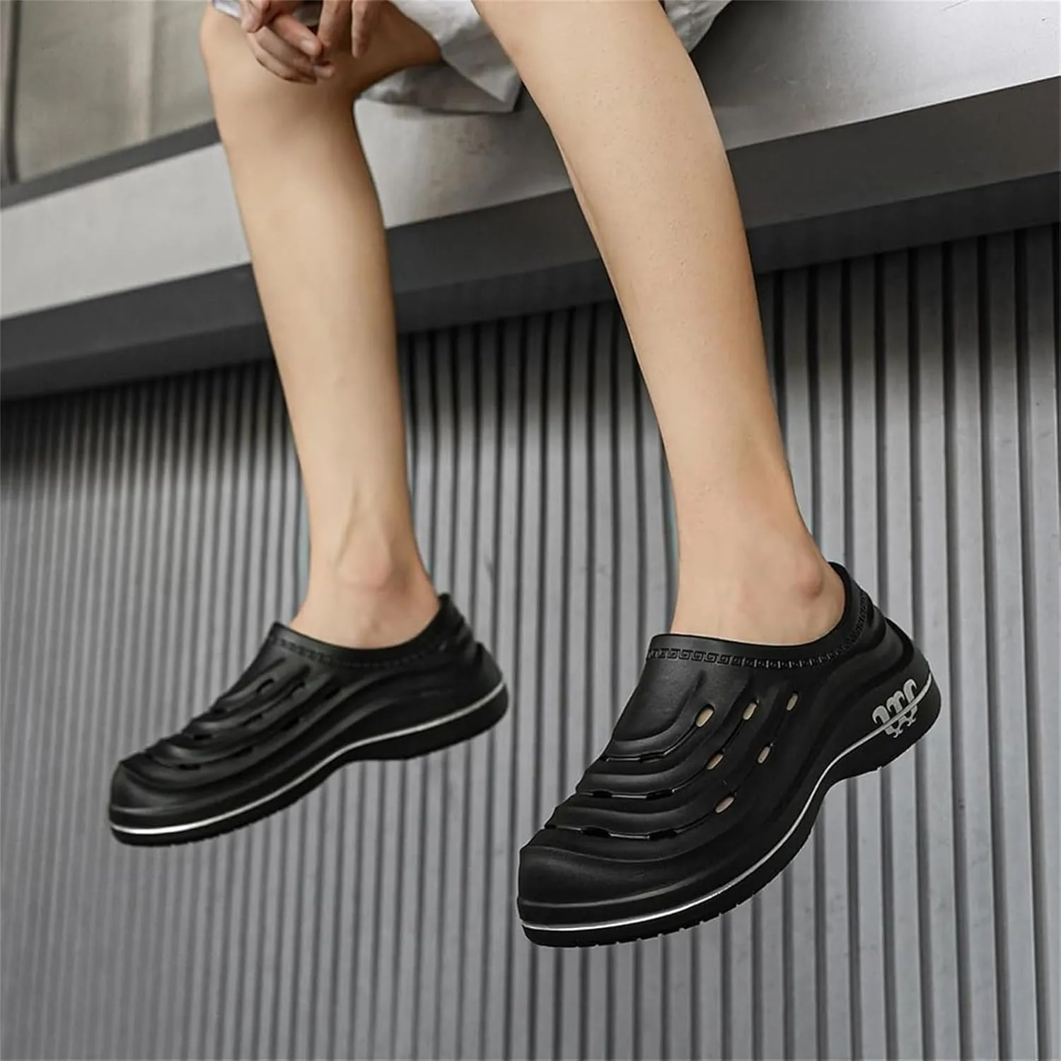 Armadillo Chef Shoes for Men Women Lightweight & Waterproof Non Slip Healthy Clogs Comfortable Oil Resistant Kitchen Garden Nurse Beach Shoes Unisex