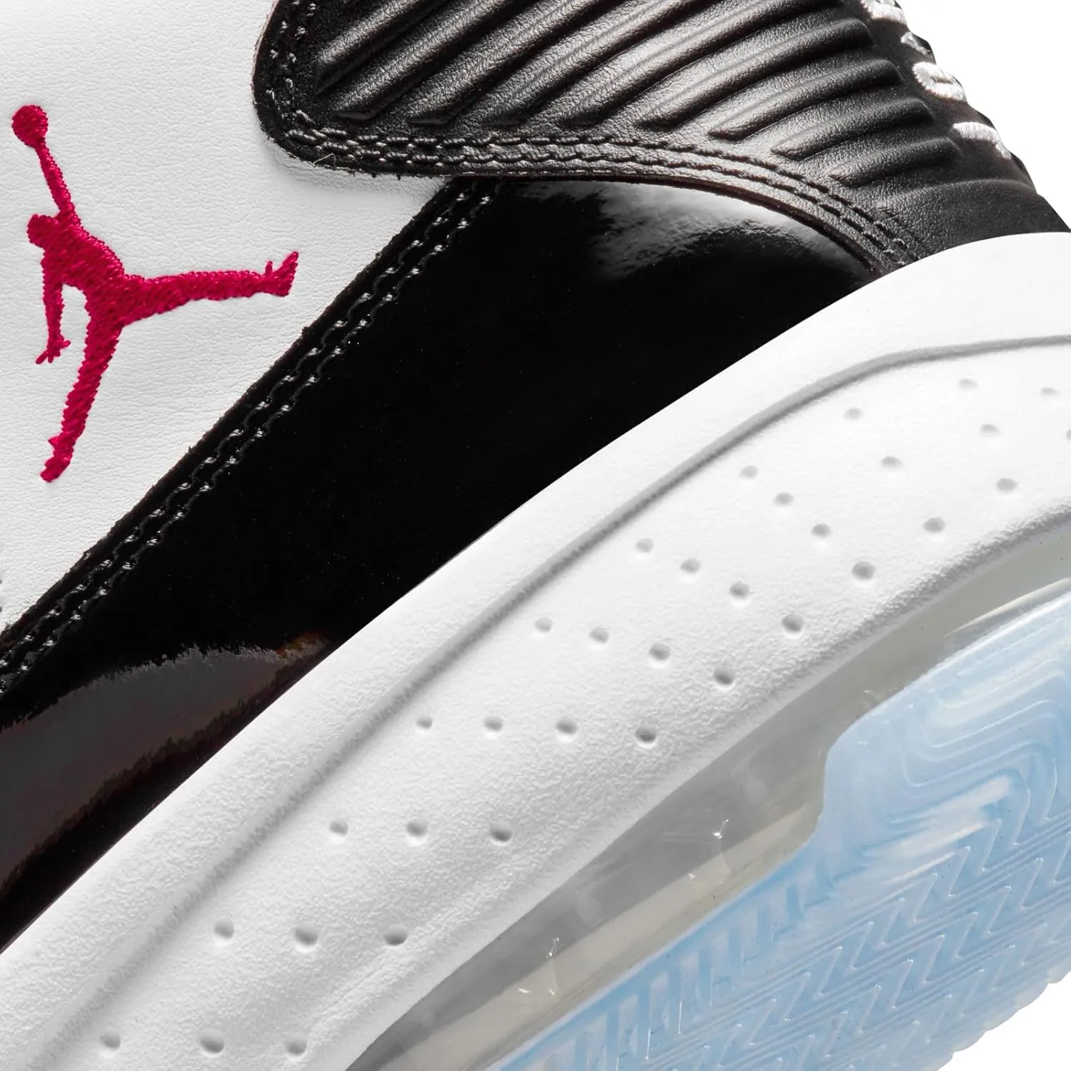 NIKE Men's Basketball Shoe